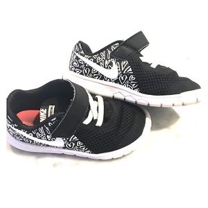 toddler nike shoe